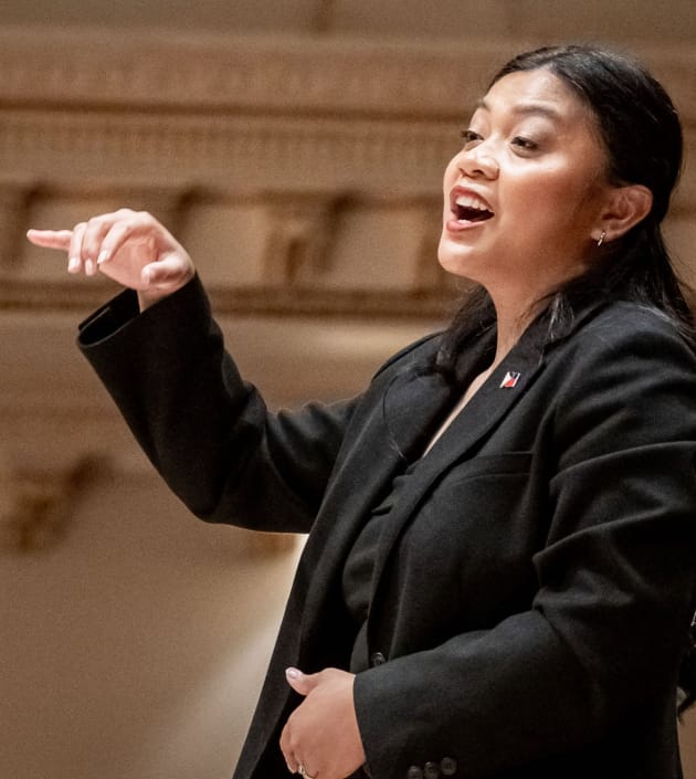 Sinamar Pascua Respicio conducting